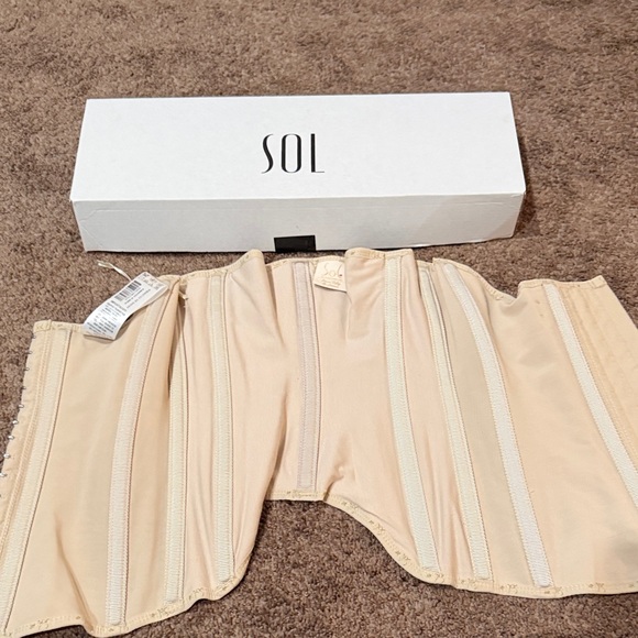 SOL Women's Cream Shapewear Corset - Picture 3 of 3